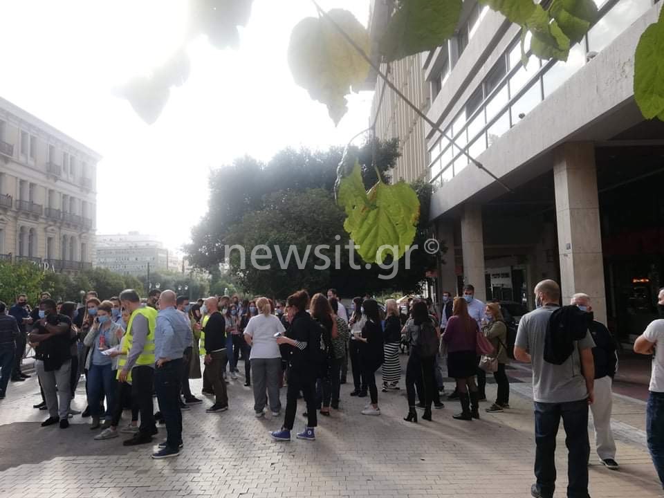 σεισμός Αθήνα κόσμος στους δρόμους