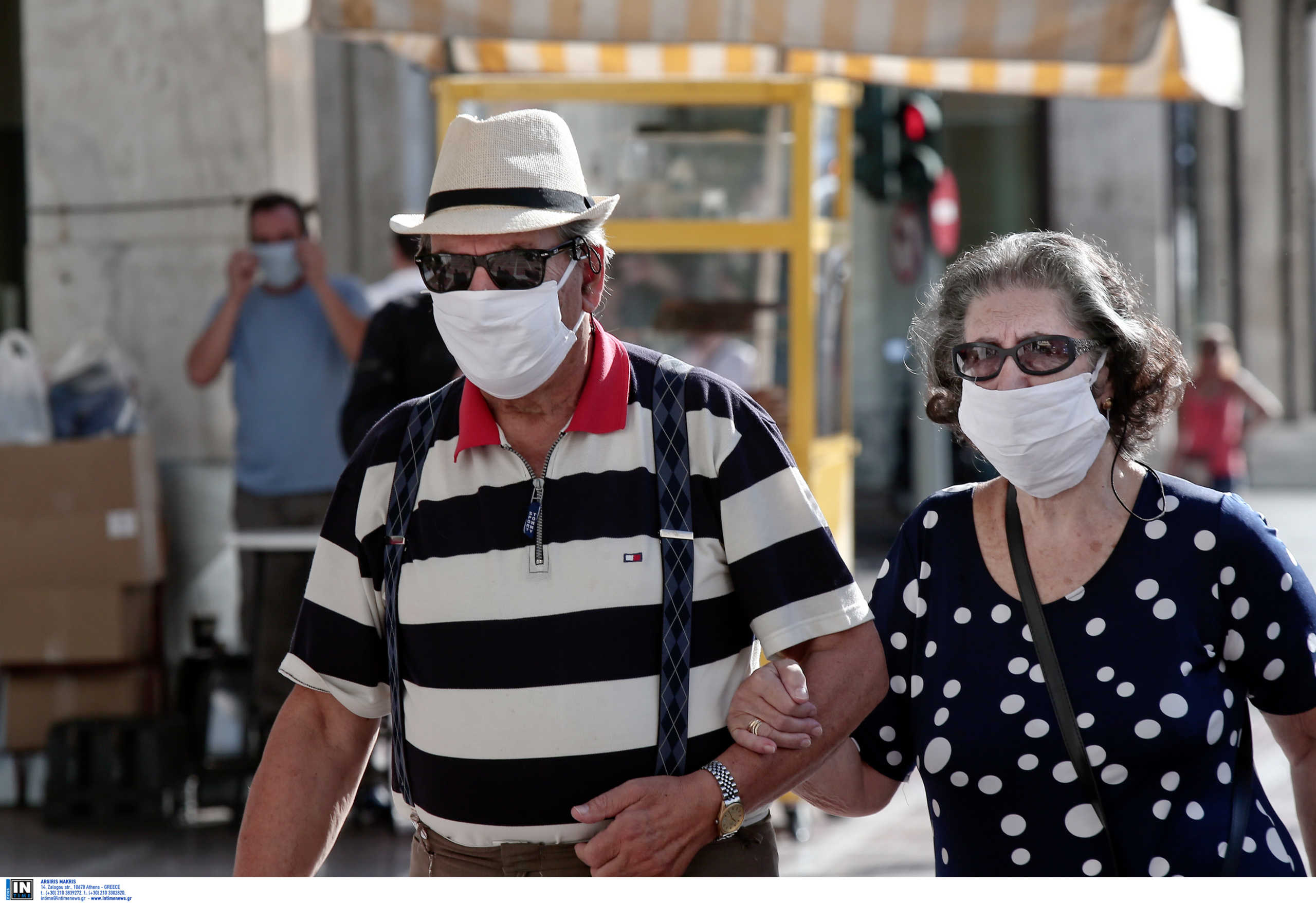 Βατόπουλος μετά τα 436 κρούσματα: Δεν αποκλείεται απαγόρευση κυκλοφορίας, μάσκες έως το 2022