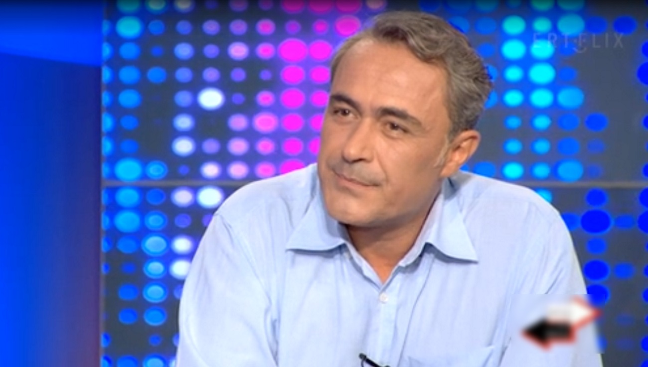 Ο Θανάσης Κουρλαμπάς ξεκαθαρίζει: “Το θεωρώ αυτονόητο σαν πατέρας να ενισχύσω τη φυσική κλήση του γιου μου”