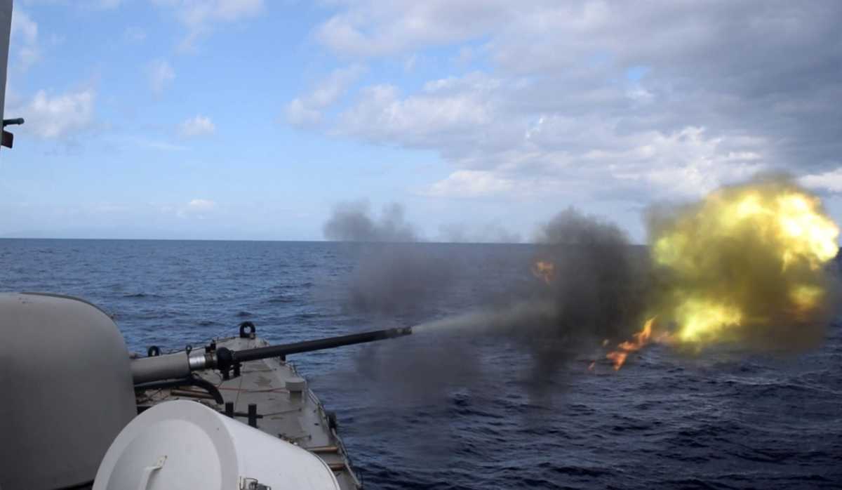 Πήραν φωτιά τα κανόνια του Πολεμικού Ναυτικού! Εντυπωσιακές εικόνες από την άσκηση «Λόγχη»