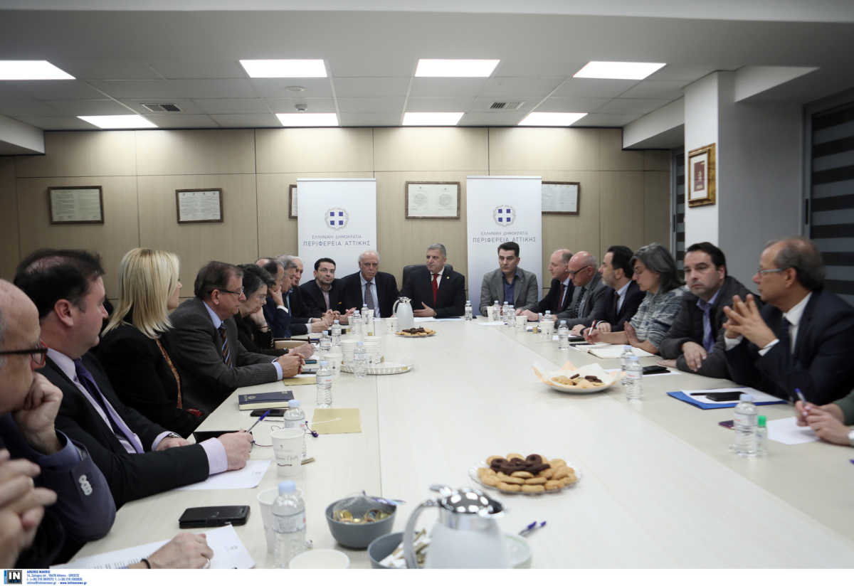 Αναβλήθηκε η συνεδρίαση του Περιφερειακού Συμβουλίου Αττικής μέχρι να αποχωρήσει η «Ελληνική Αυγή»