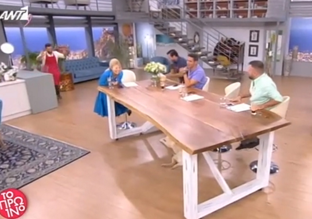 Ατύχημα στον αέρα της εκπομπής για τη Φαίη Σκορδά – Οι συνεργάτες της έσπευσαν να τη βοηθήσουν (βίντεο)