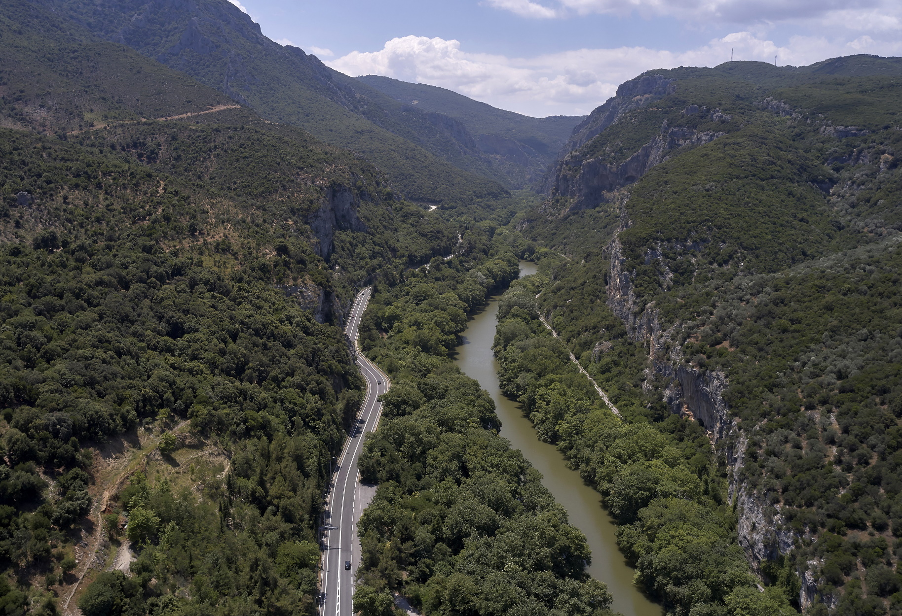 Η παραμυθένια κοιλάδα της Ελλάδας μήκους 10 χιλιομέτρων