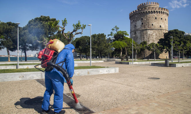 απολύμανση για κορονοϊό στη Θεσσαλονίκη