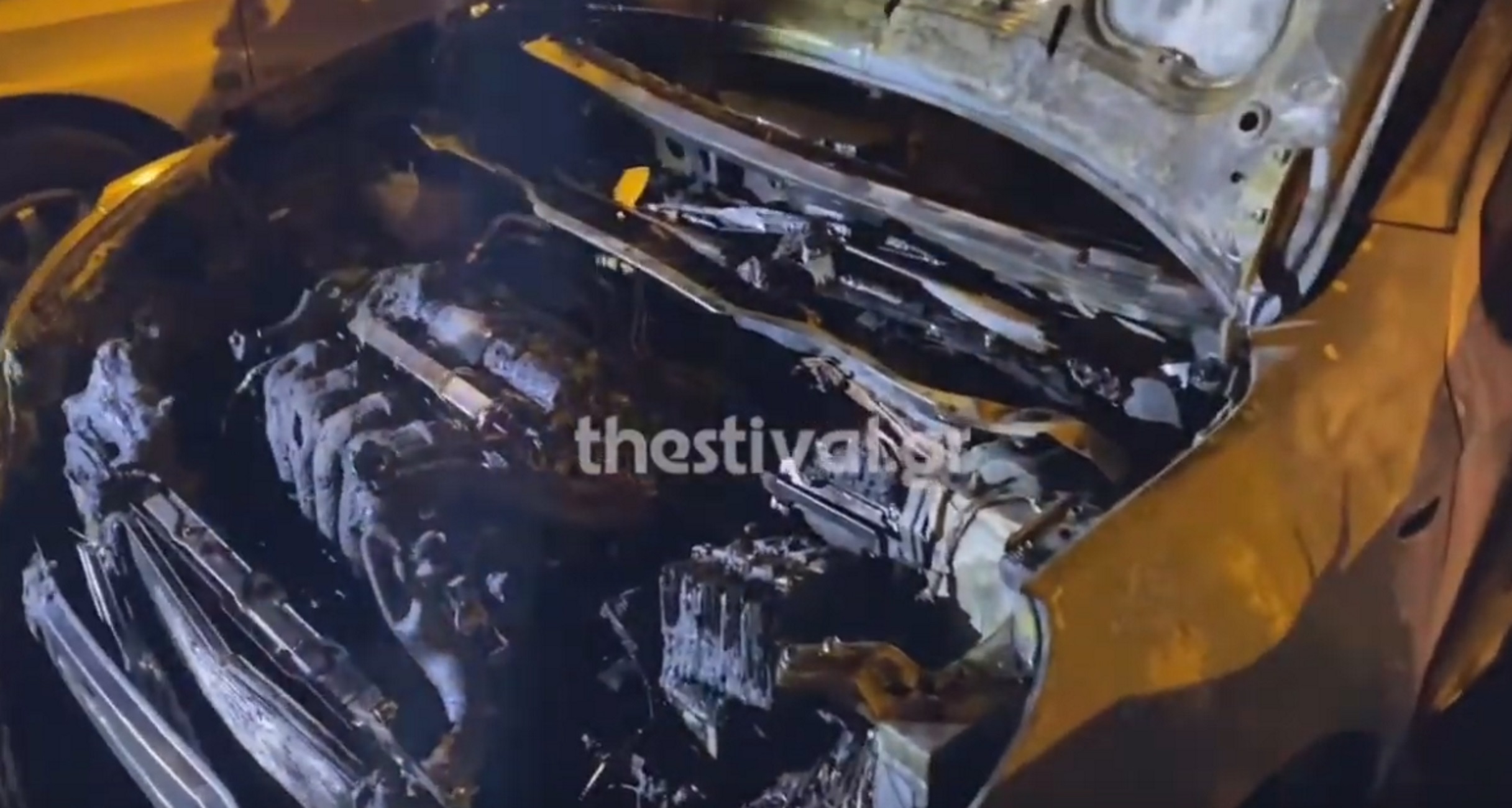 Θεσσαλονίκη: Έκαψαν αυτοκίνητα εταιρείας σεκιούριτι! Αυτοψία στο σημείο μετά τον εμπρησμό (Βίντεο)