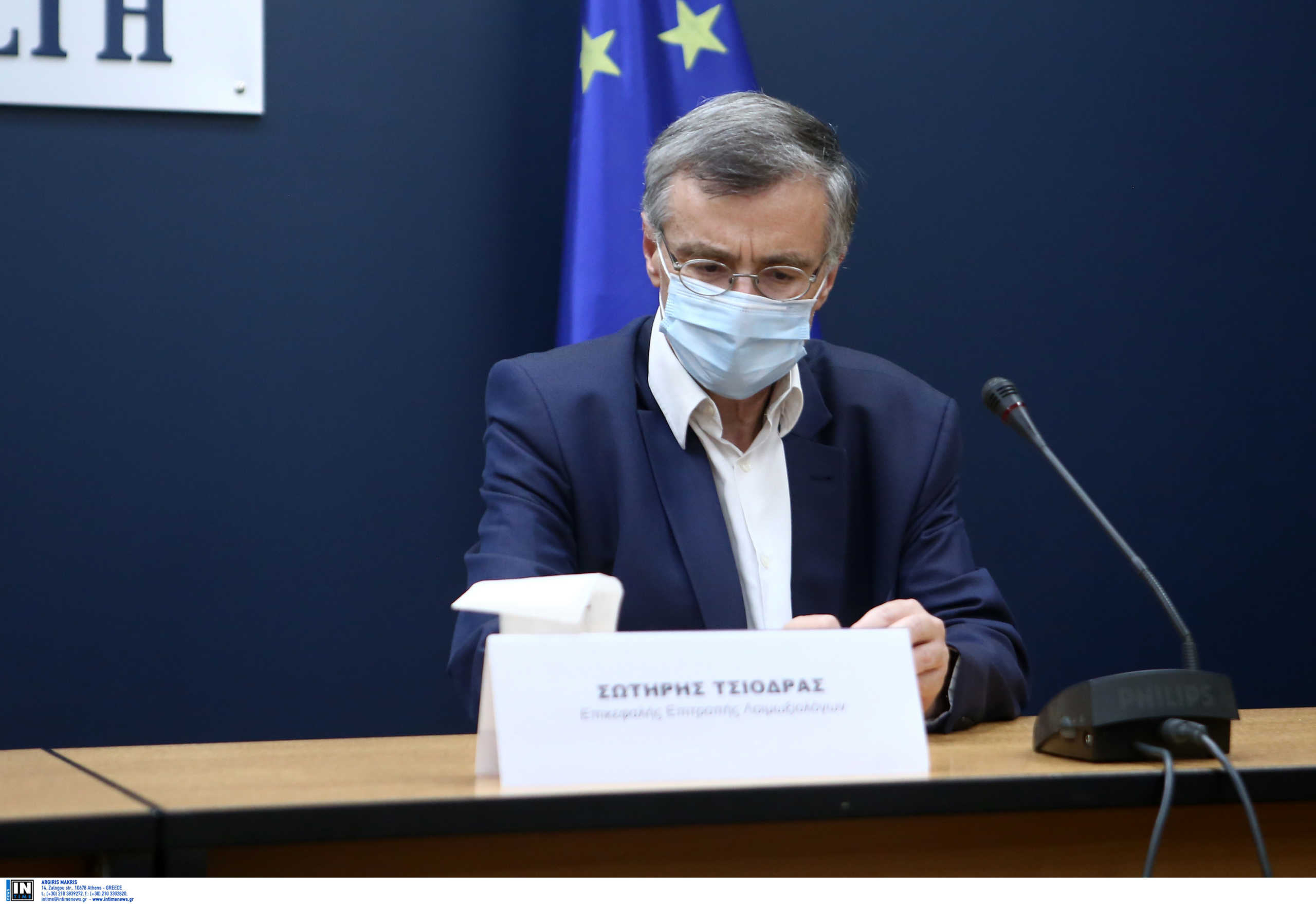 Ο Σωτήρης Τσιόδρας στο στόχαστρο του ΣΥΡΙΖΑ – Ζητούν δωρεάν τεστ και αποσυμφόρηση στα ΜΜΜ