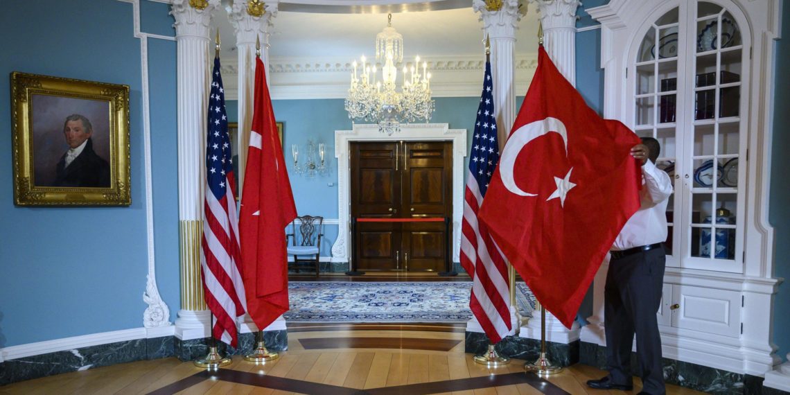 Ρίχνει λάδι στη φωτιά ο Ερντογάν: Στη φυλακή για τρομοκρατία κυβερνητικός υπάλληλος των ΗΠΑ στην Τουρκία!