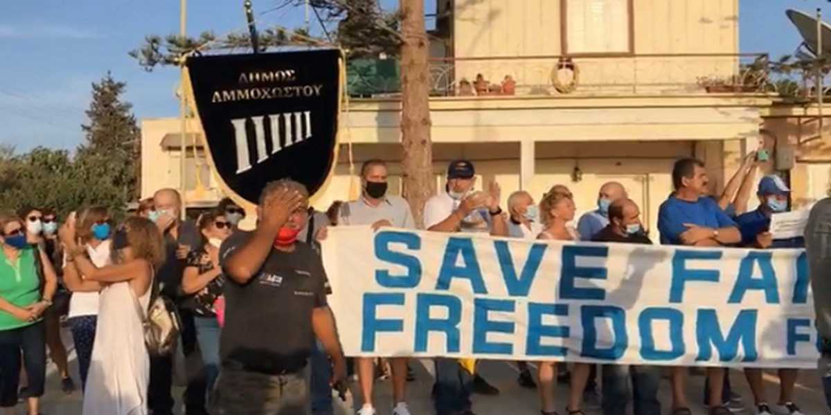 Διαμαρτυρία Κύπριων με δάκρυα για το άνοιγμα των Βαρωσίων – «Δώστε μας πίσω την Αμμόχωστο»