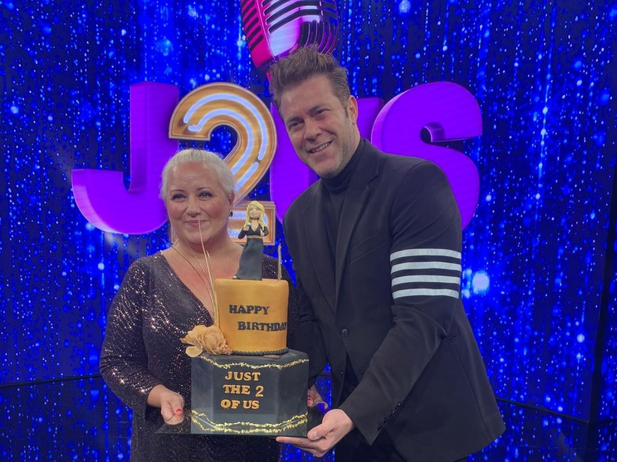 J2US: Η έκπληξη του Χρήστου Χολίδη για τα γενέθλια της Παρθένας Χοροζίδου