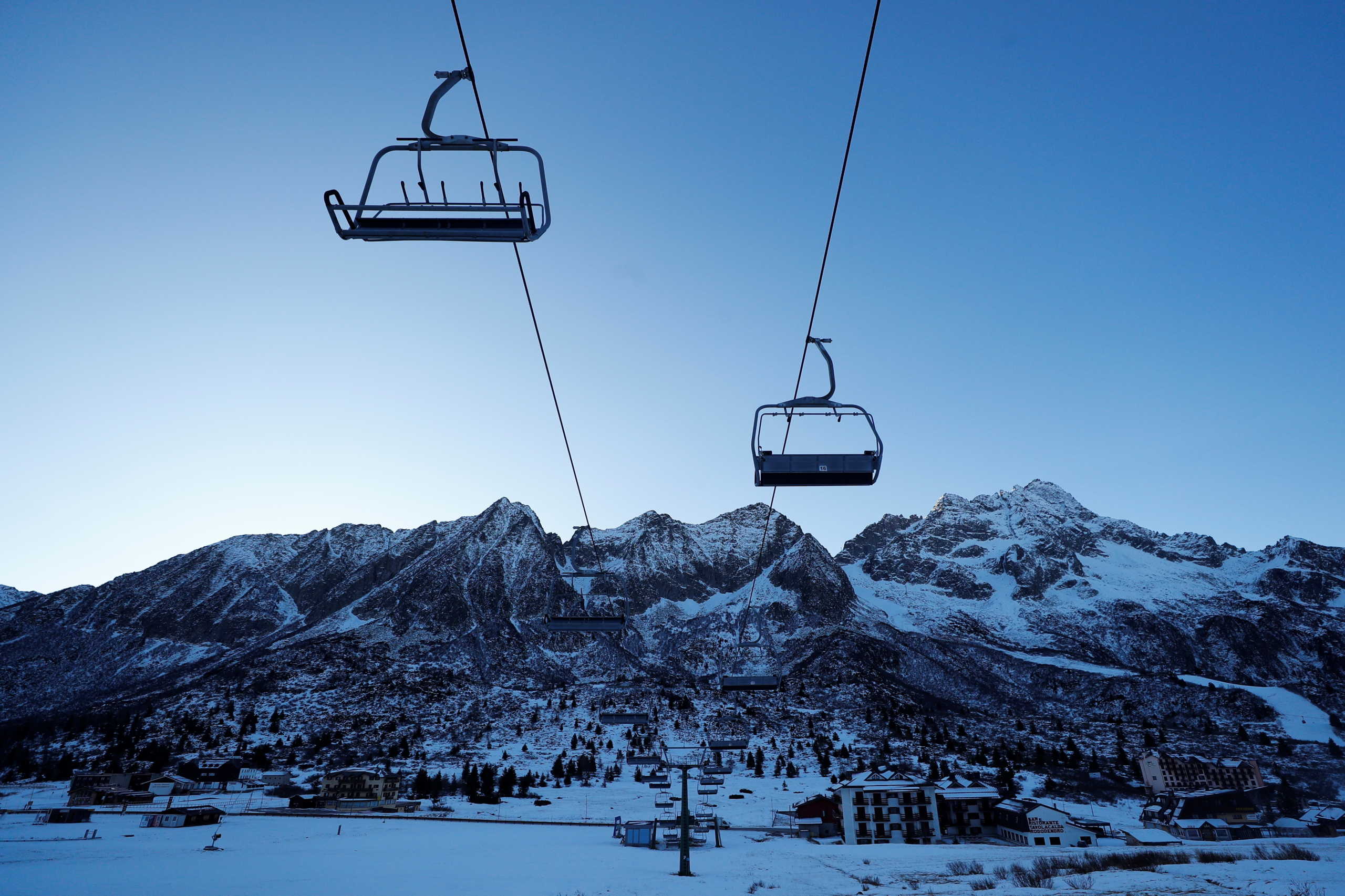 Δεν ενδίδουν στις πιέσεις τα ελβετικά θέρετρα σκι – Προετοιμάζονται πυρετωδώς για την εορταστική περίοδο