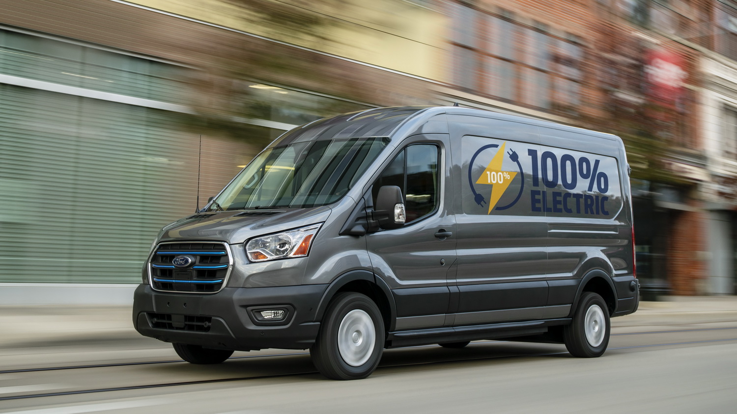 To Ford Transit μπήκε στην πρίζα! [pics]