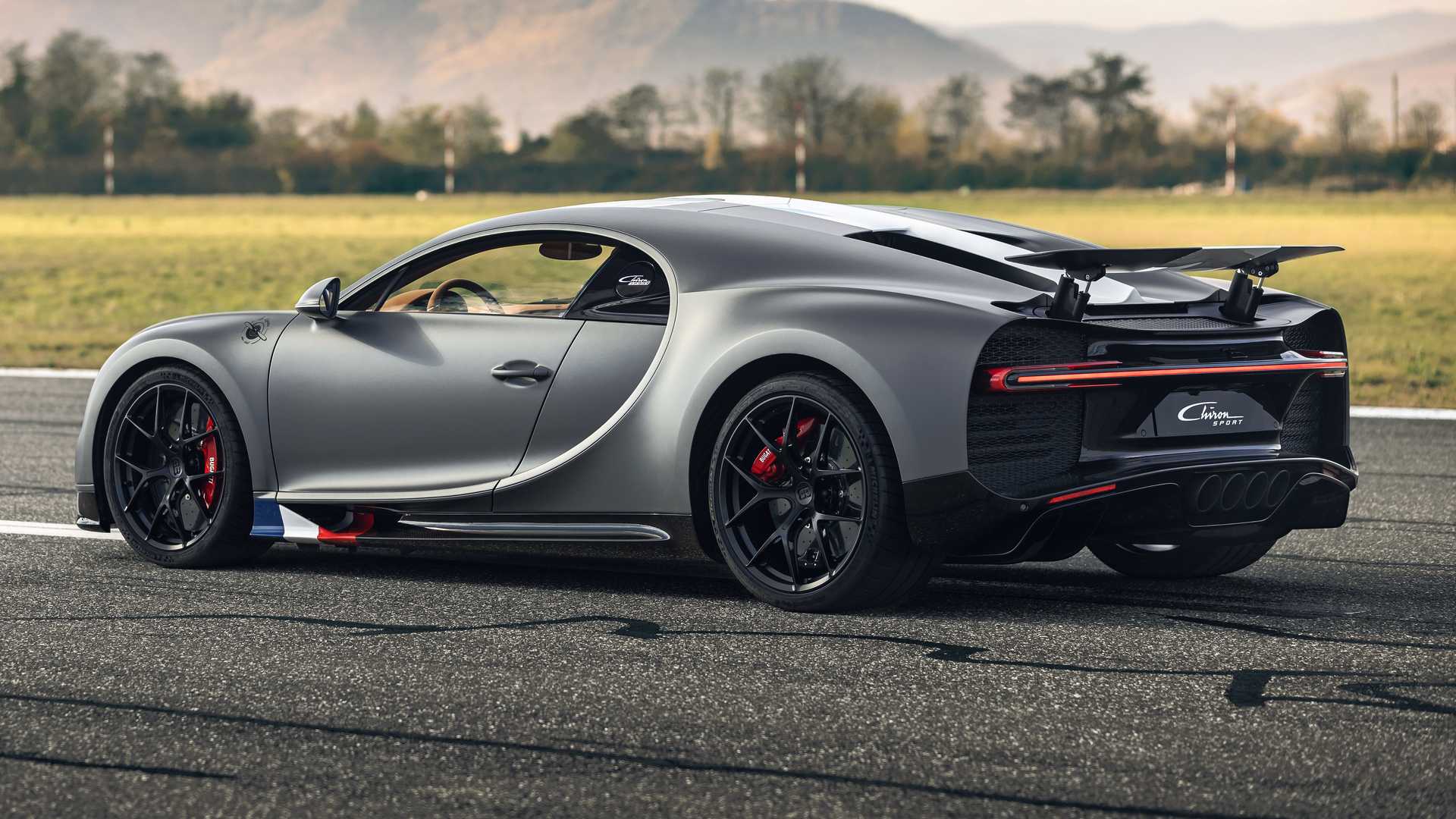 Η νέα έκδοση της Bugatti Chiron κοστίζει μόλις €2,88 εκατ.!