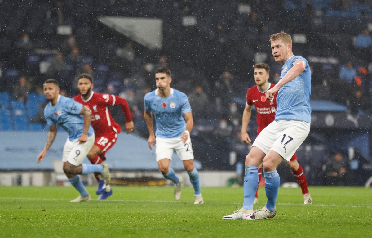 Soccer Football - Premier League - Manchester City v Liverpool - Etihad Stadium, Manchester, Britain - November 8, 2020 Manchester City's Kevin De Bruyne misses a penalty Pool via REUTERS