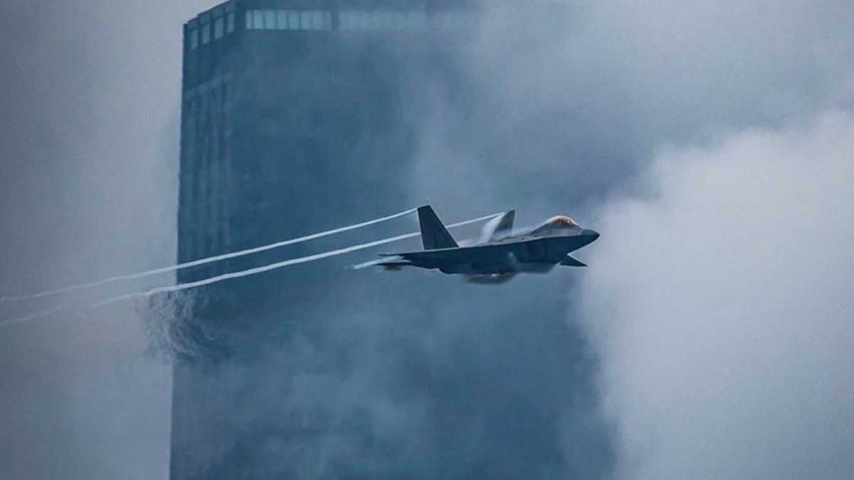 F22