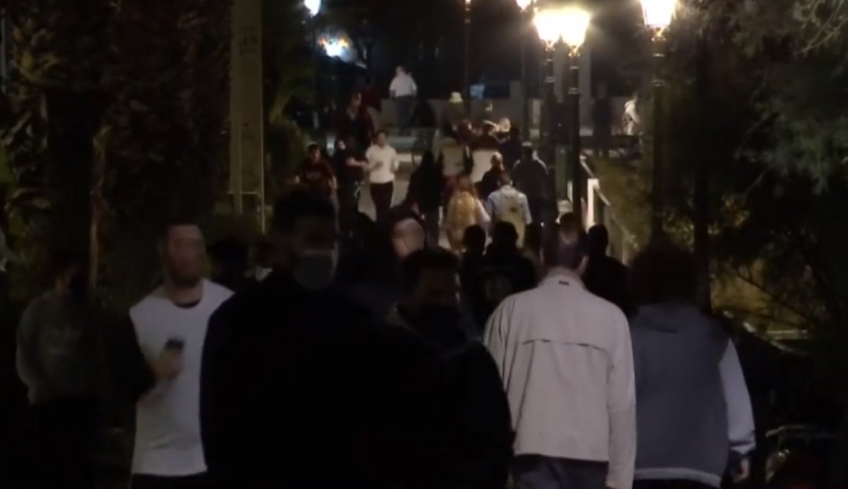 Κορονοϊός: Χαμός στο Φλοίσβο από… περιπατητές (video)