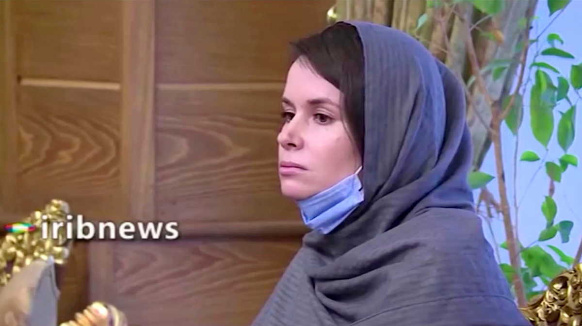 Ιράν: Μετά από 800 μέρες απελευθερώθηκε η “κατάσκοπος” Κάιλι Μουρ Γκίλμπερτ (video)