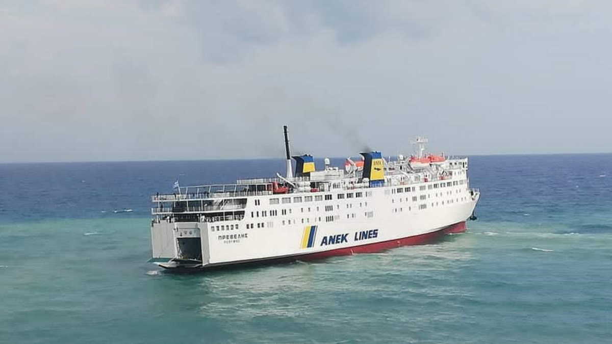 Ανάφη: Το πλοίο «Πρέβελης» προσέκρουσε στο λιμάνι