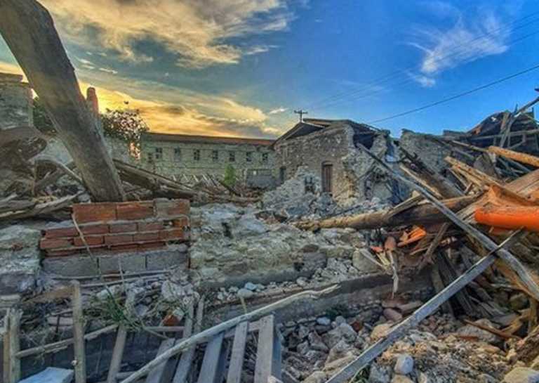 Σεισμός στη Σάμο: “Έρχονται ισχυροί μετασεισμοί” – Σοκαριστικές εικόνες από τις καταστροφές