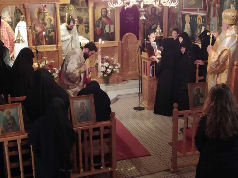 Ένας Μητροπολίτης και τρεις μοναχές με κορονοϊό μετά από λειτουργία σε γυναικείο μοναστήρι