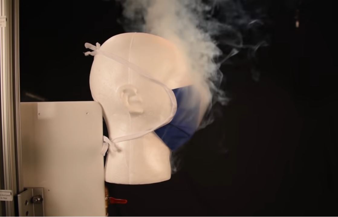 COVID-19: Πρέπει να είσαι τρελός για να μην φοράς μάσκα αφότου δεις το πείραμα της Mayo Clinic