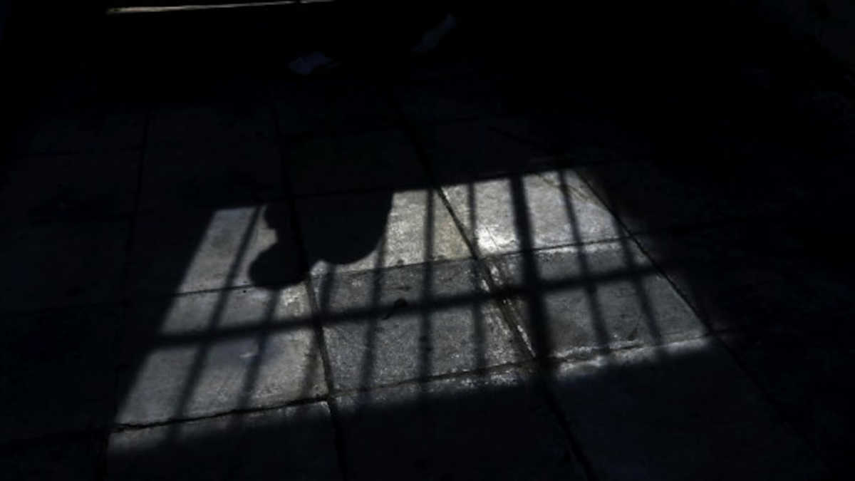 Αυλώνας: Στα “μαλακά” ο υπάλληλος που κατηγορήθηκε για διακίνηση ναρκωτικών στις φυλακές ανηλίκων