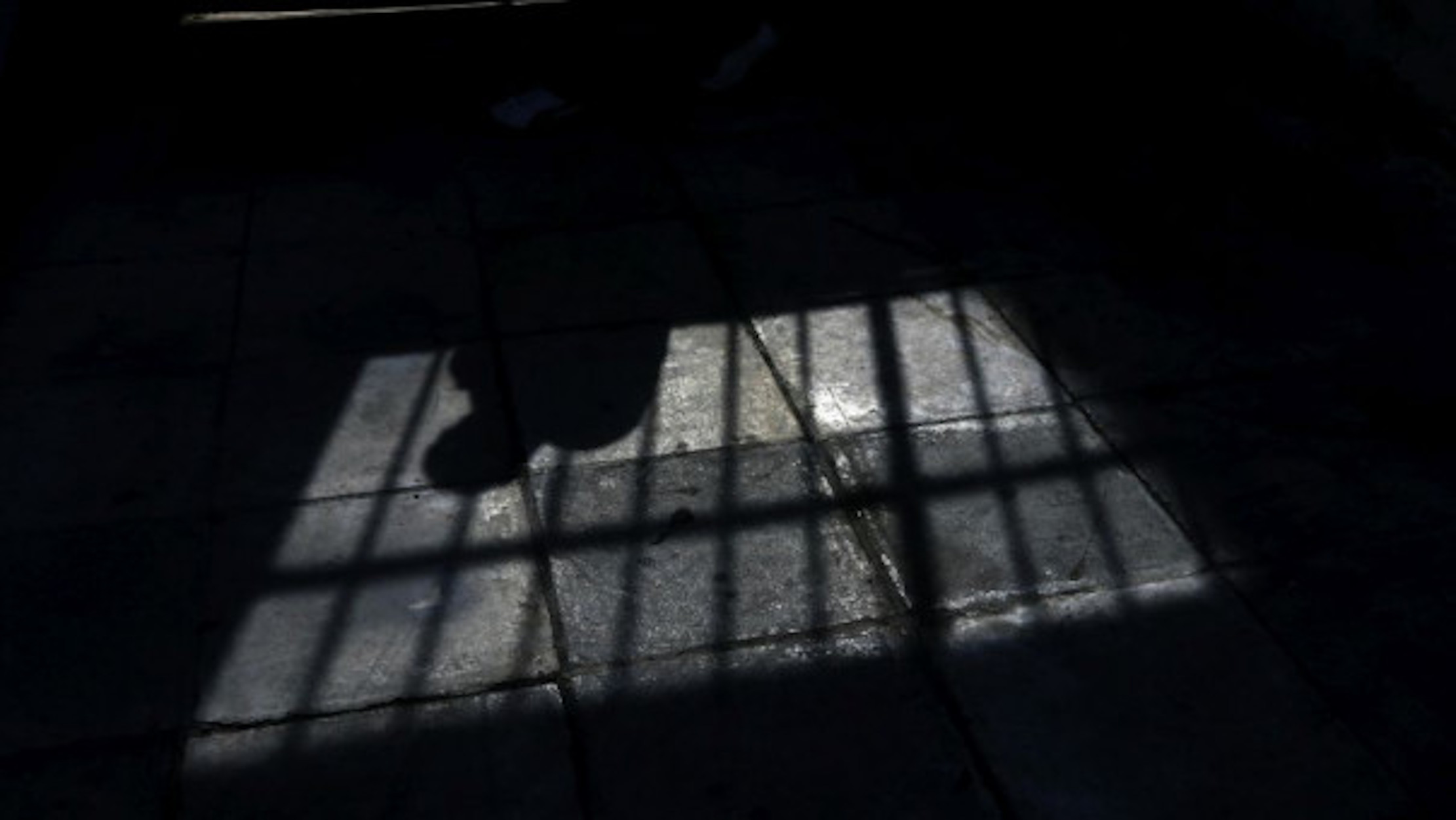 Αυλώνας: Στα “μαλακά” ο υπάλληλος που κατηγορήθηκε για διακίνηση ναρκωτικών στις φυλακές ανηλίκων