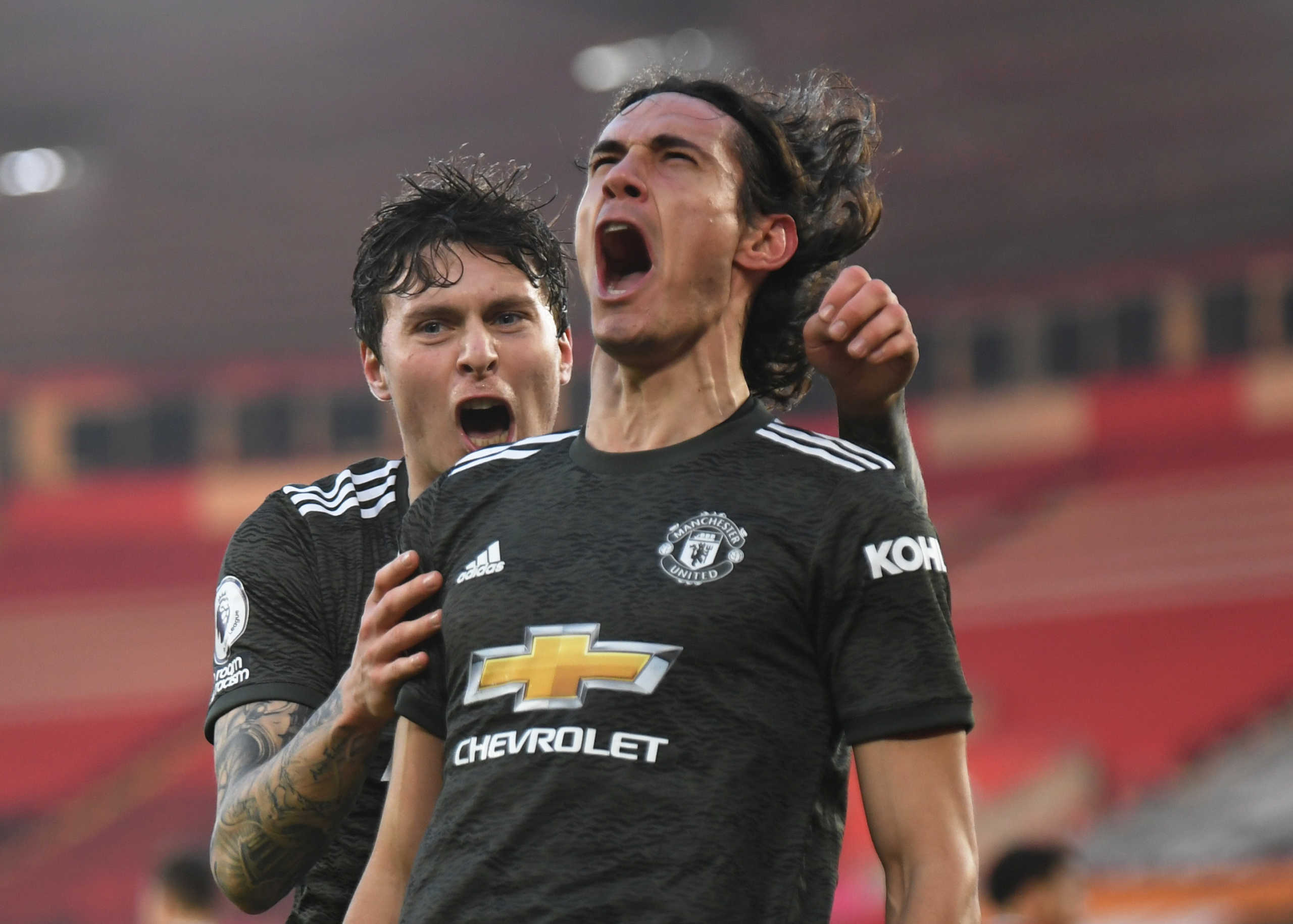 Soccer Football - Premier League - Southampton v Manchester United - St Mary's Stadium, Southampton, Britain - November 29, 2020 Manchester United's Edinson Cavani celebrates scoring their second goal with Victor Lindelof Pool via REUTERS
