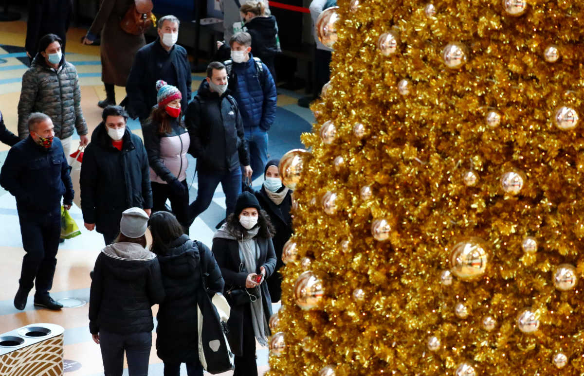 Κορονοϊός: Κίνδυνος να μεταβληθούν τα Χριστούγεννα σε “γιορτή θανάτου” στη Γερμανία