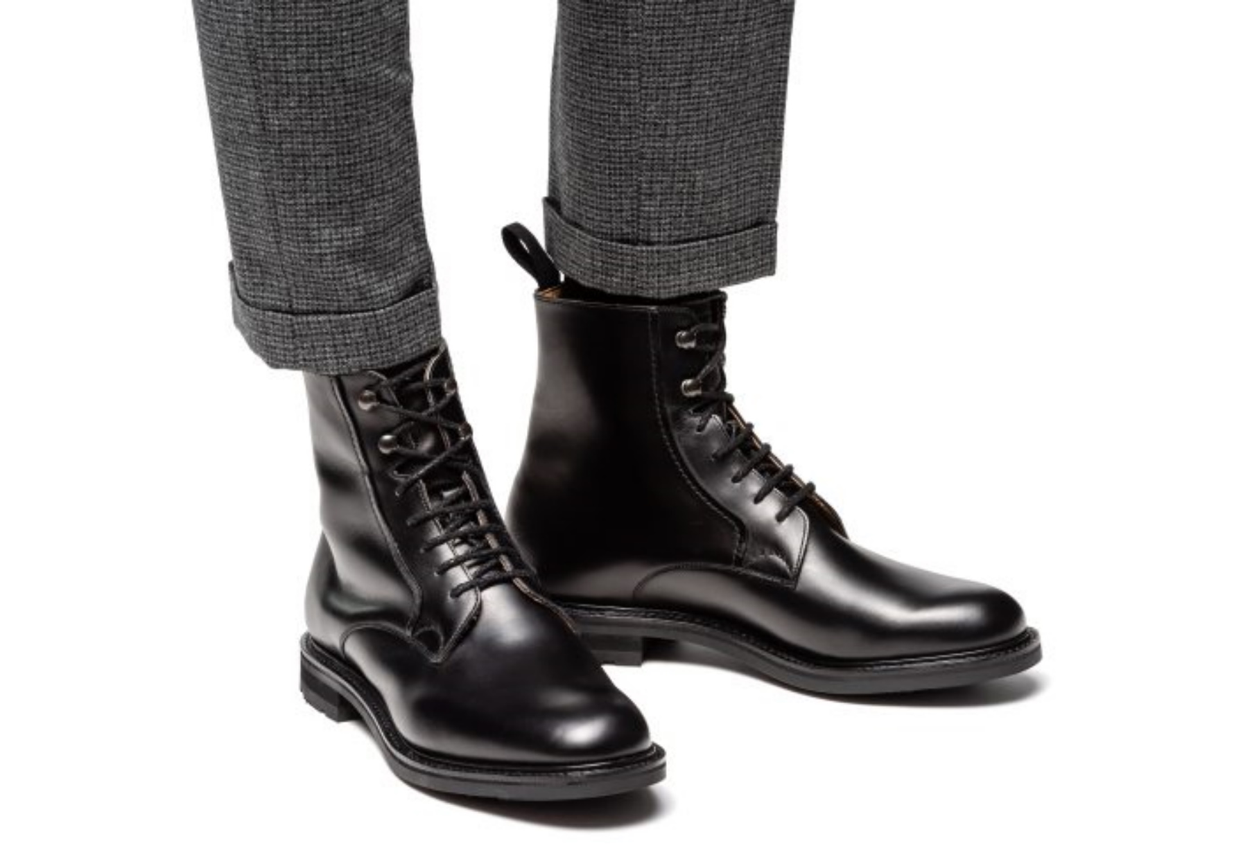 Βρήκαμε 4 ζευγάρια δερμάτινα μποτάκια που θα φοράς μέχρι την άνοιξη