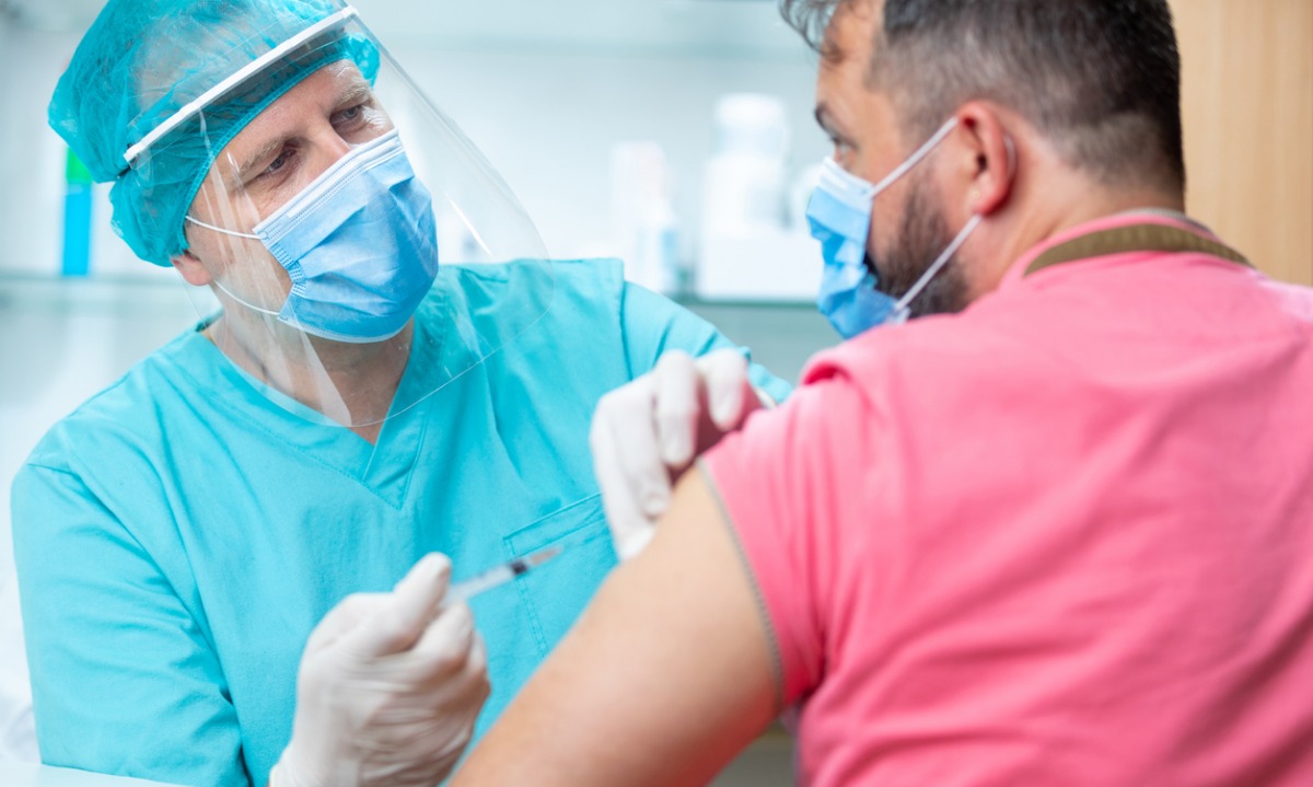 νοσοκομείο γιατρός εμβόλιο