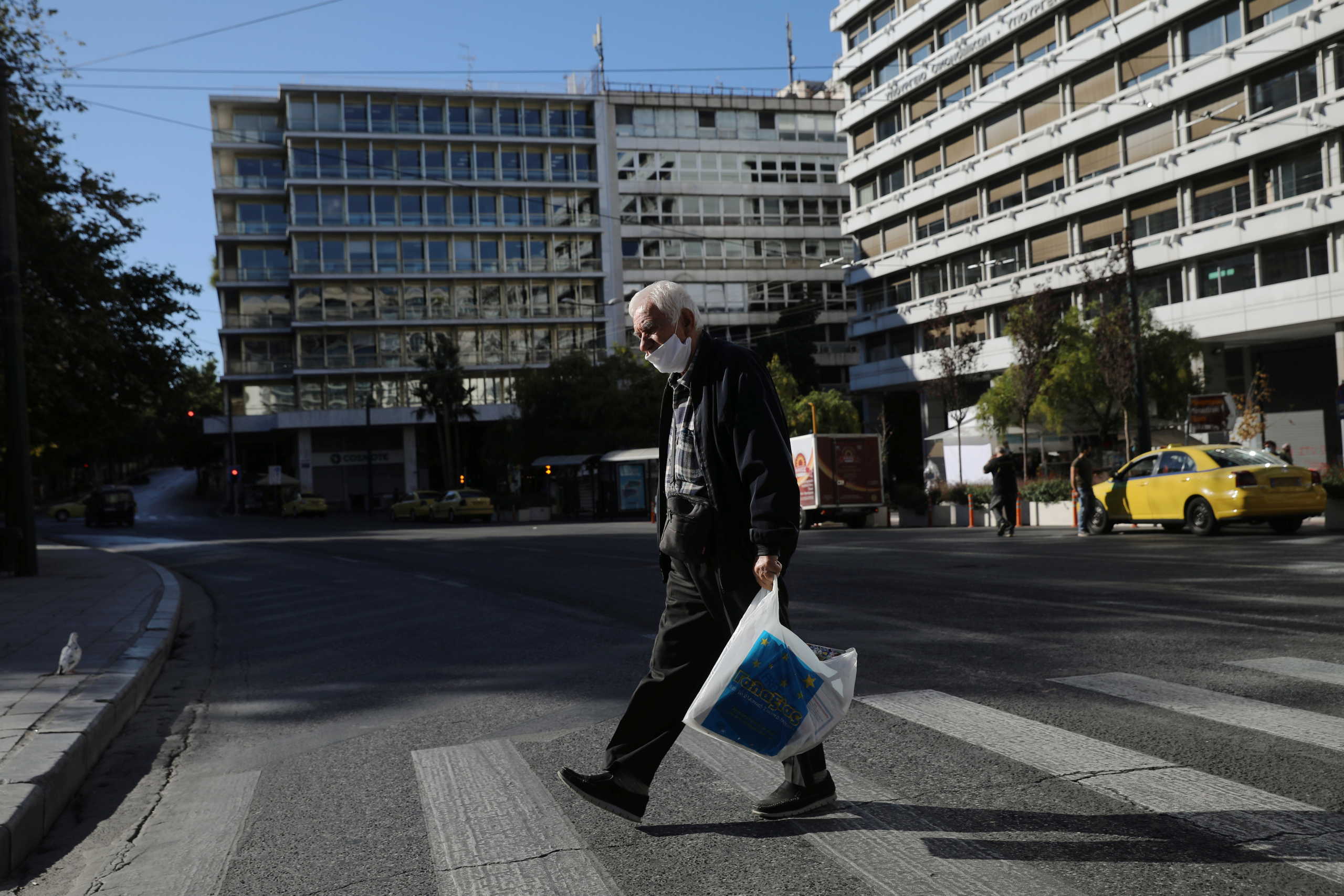 Κορονοϊός: Τα νέα μέτρα σε “κίτρινες” και “κόκκινες” περιοχές – Τι ισχύει για ένα μήνα