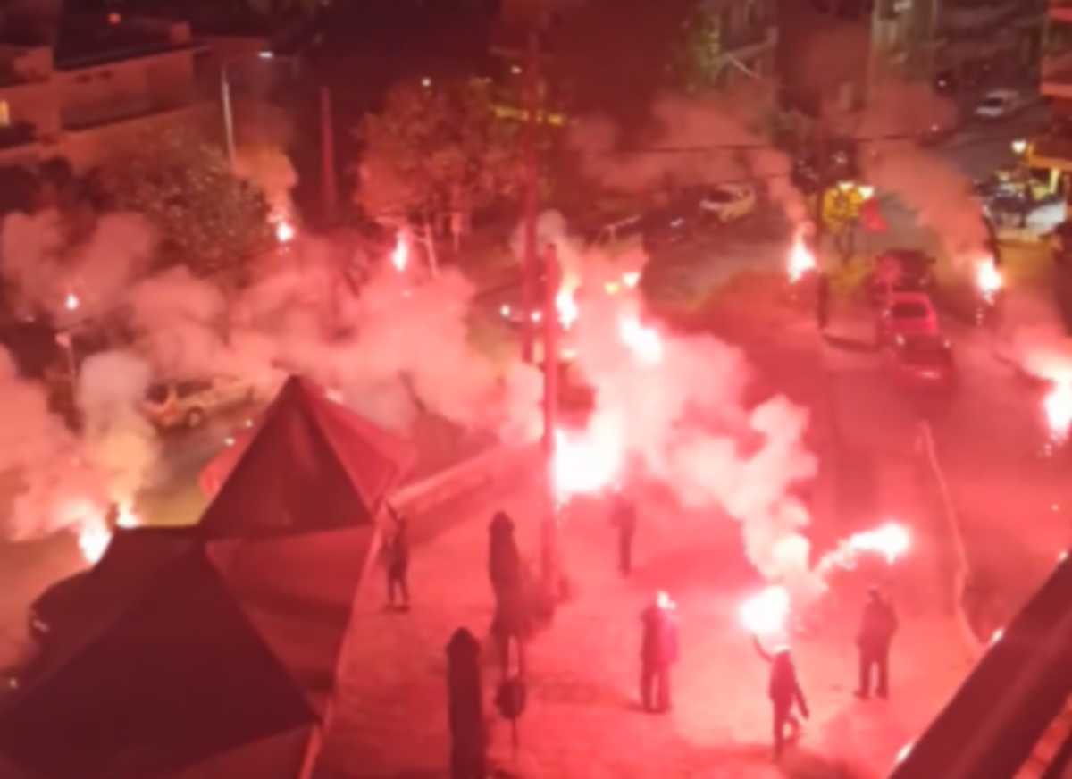 Έβαλαν “φωτιά” στη Θεσσαλονίκη για να γιορτάσουν τον Ηρακλή (videos)