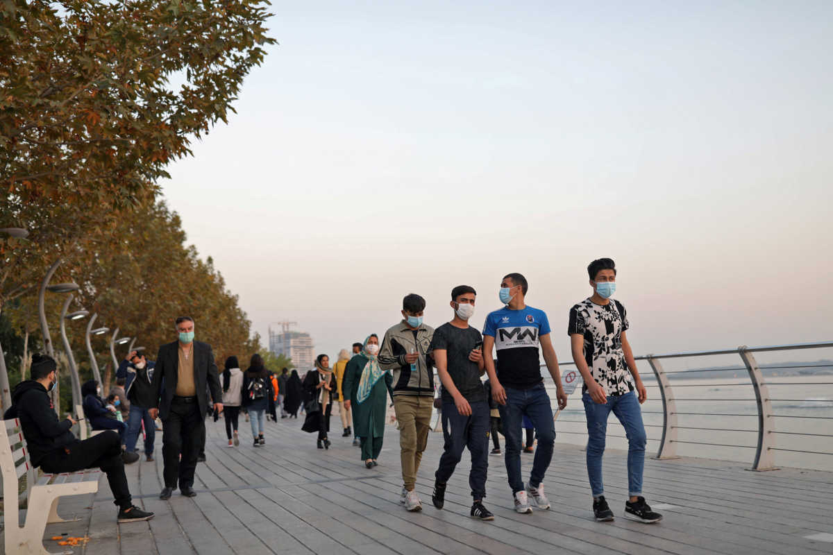 Κορονοϊός: Ρεκόρ κρουσμάτων και νέοι περιορισμοί στο Ιράν