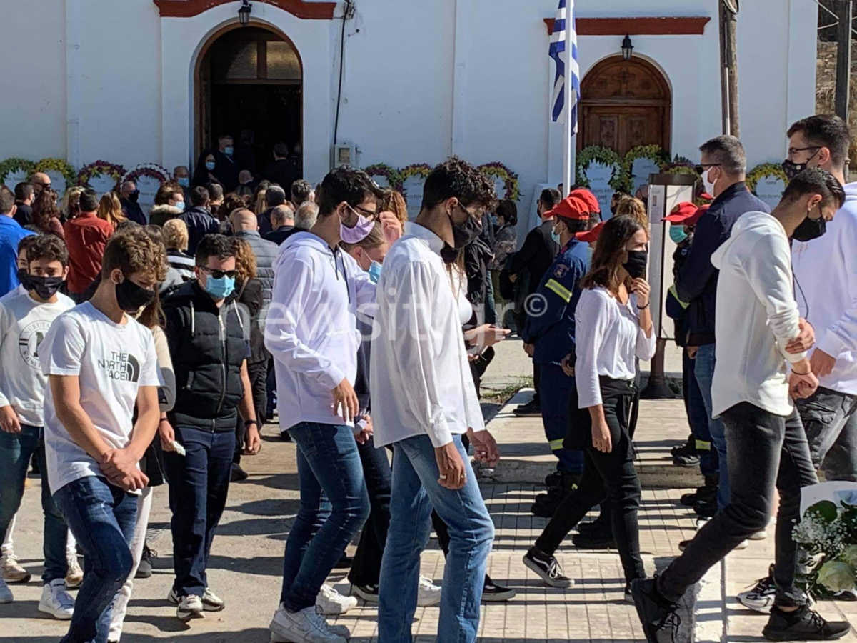 Σεισμός στη Σάμο: Τελευταίο αντίο στη 15χρονη Κλαίρη – Στα λευκά οι συμμαθητές της