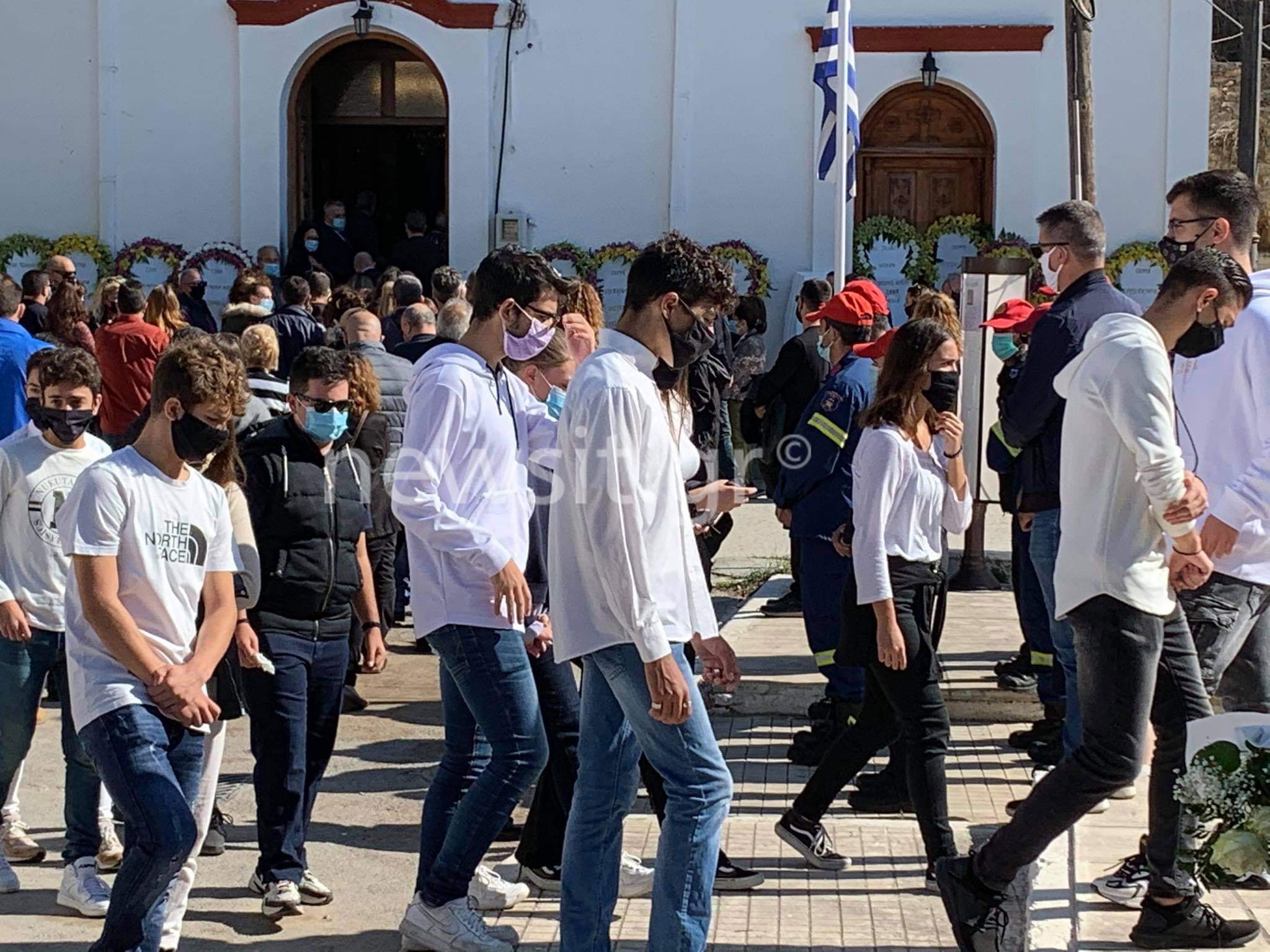 Σπάραξε η Σάμος για την Κλαίρη και τον Άρη: Στέρεψαν οι λέξεις στις κηδείες τους