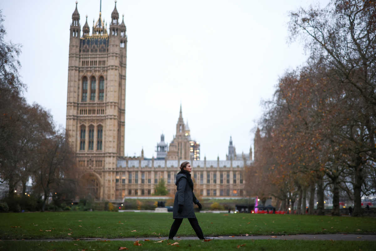 Βρετανία: Σε κατάσταση “εκτάκτου ανάγκης” θα παραμείνει το Λονδίνο μετά την άρση του lockdown