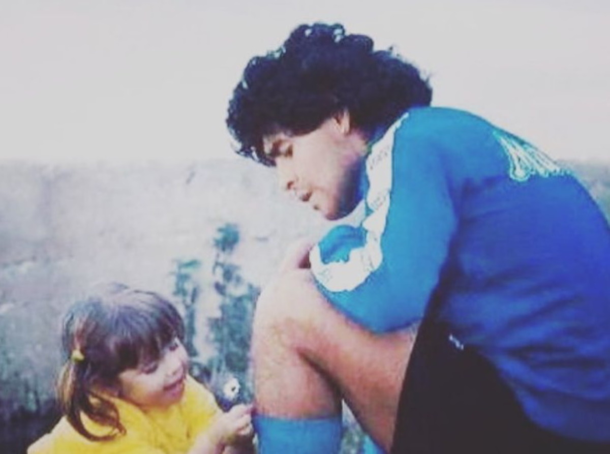 Συγκλονίζει η κόρη του Ντιέγκο Μαραντόνα – Η ανάρτηση για τον θάνατο του πατέρα της
