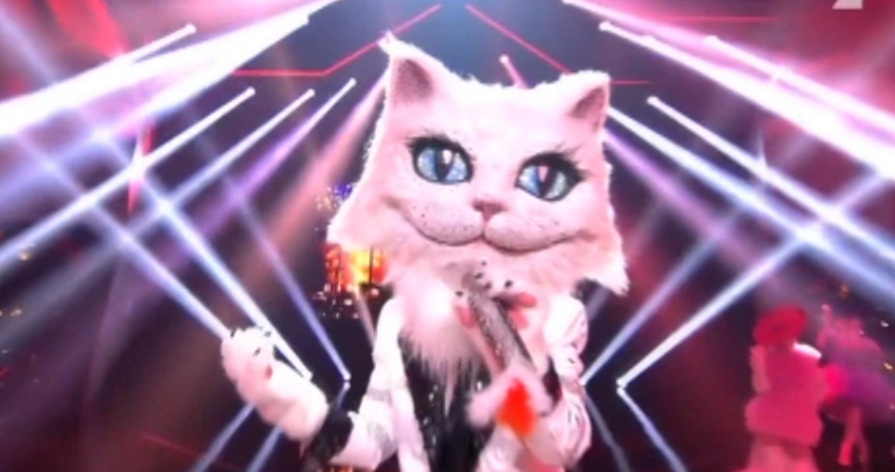 Χαμός με τη γάτα στο γερμανικό The Masked Singer! Ήταν πασίγνωστη ελληνίδα τραγουδίστρια