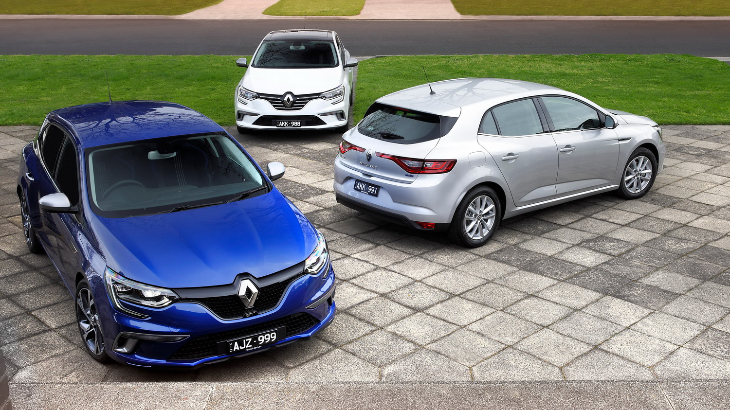 Ανάκληση Renault Megane για μια… λέξη!