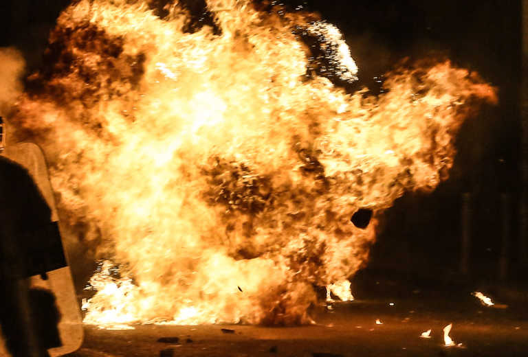 Θεσσαλονίκη: Ανάληψη ευθύνης για την καταδρομική επίθεση με βόμβες μολότοφ σε αστυνομικό τμήμα!