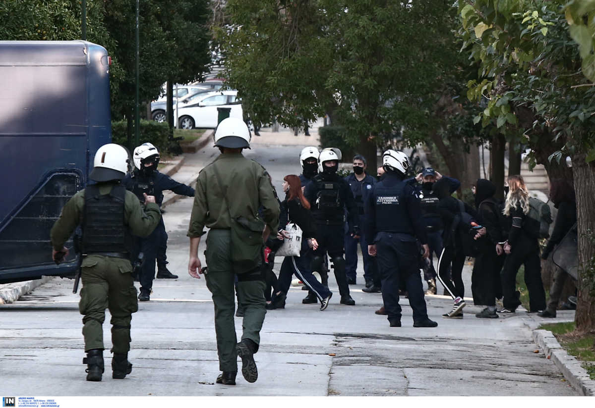 Πολυτεχνείο - Lockdown : 5.000 αστυνομικοί στο δρόμο, ελικόπτερα και drones στον αέρα