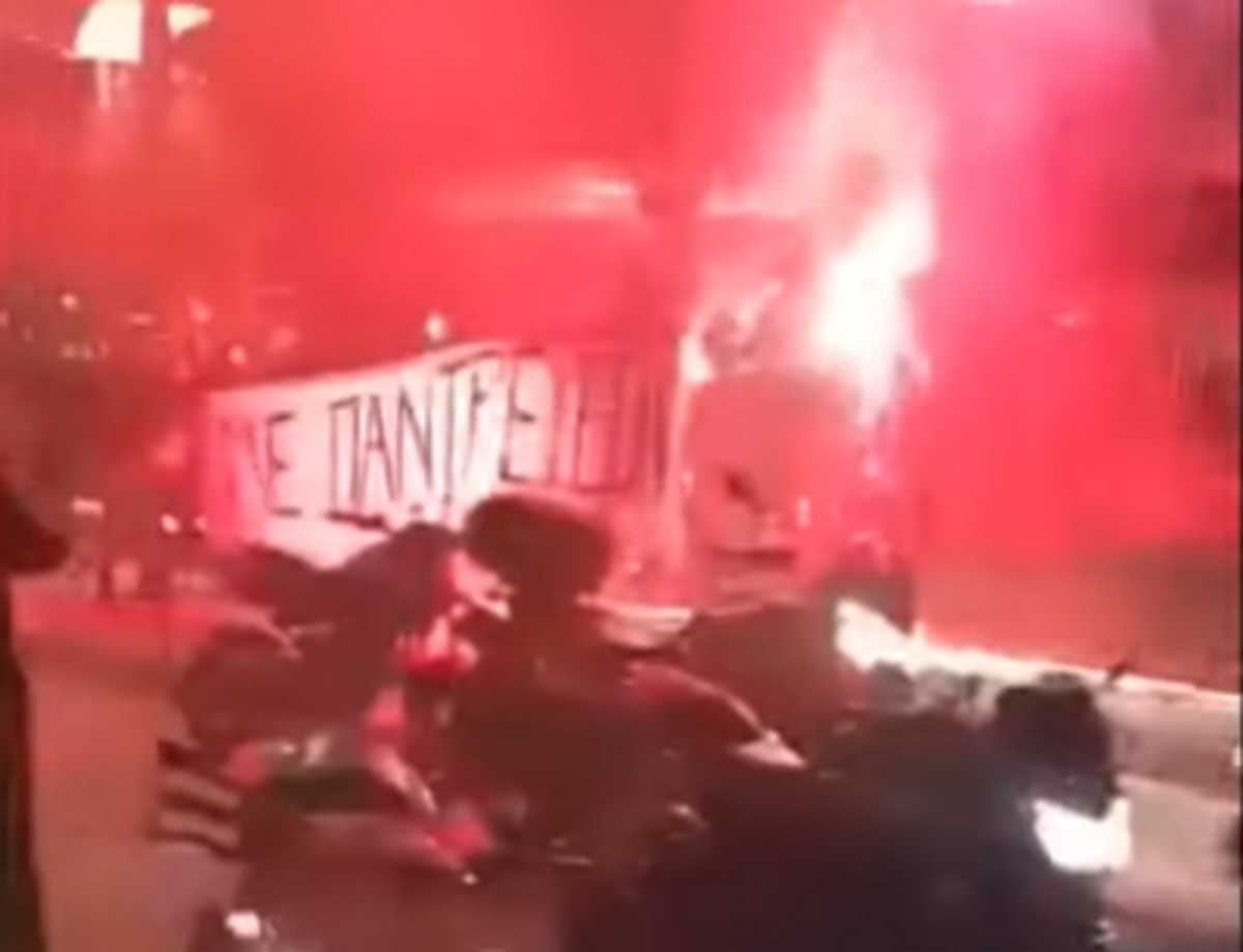 Χαλκιδική: Η απάντηση της μέλλουσας νύφης έβαλε φωτιά στην πλατεία! Δείτε την επική πρόταση γάμου (Βίντεο)