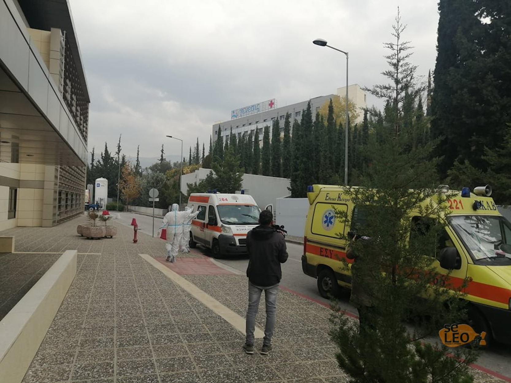 Θεσσαλονίκη: Μεταφέρθηκαν σε ιδιωτική κλινική οι πρώτοι ασθενείς με κορονοϊό (video)