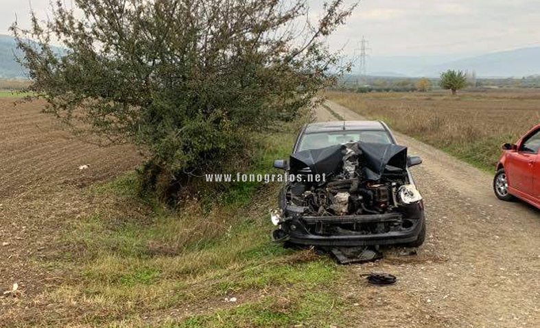 Φθιώτιδα: Σοβαρό τροχαίο με ιερέα! Μετωπική σύγκρουση με αυτοκίνητο που οδηγούσε γυναίκα (Φωτό)