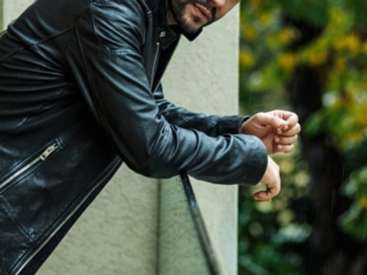 Γνωστός τραγουδιστής “κατακεραυνώνει” την υπουργό Πολιτισμού: “Δε τη βλέπω καν”