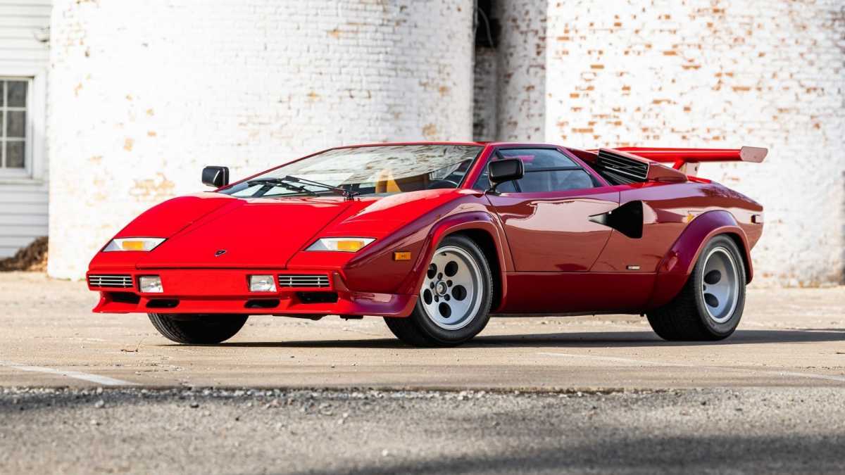 Αυτή η Lamborghini Countach LP400 S πουλήθηκε έναντι $425.000 [vid]