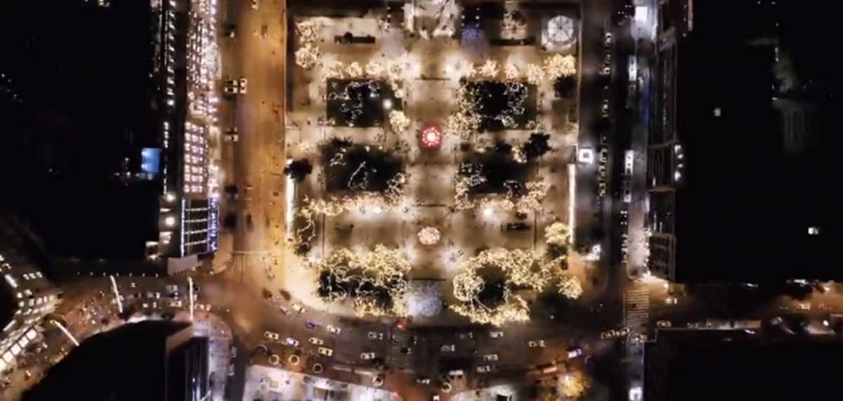 Εντυπωσιακό βίντεο με την Χριστουγεννιάτικη Αθήνα από ψηλά