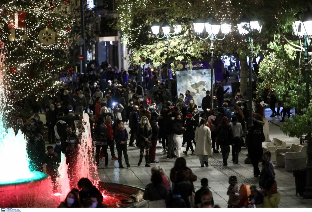 Αθήνα: Κοσμοπλημμύρα τα Χριστούγεννα παρά τους ελέγχους και το χειρόφρενο στο μετρό (pics)