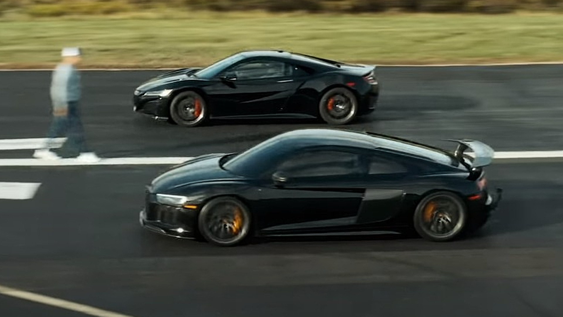 Κόντρα μεταξύ Audi R8 V10 και Honda NSX [vid]