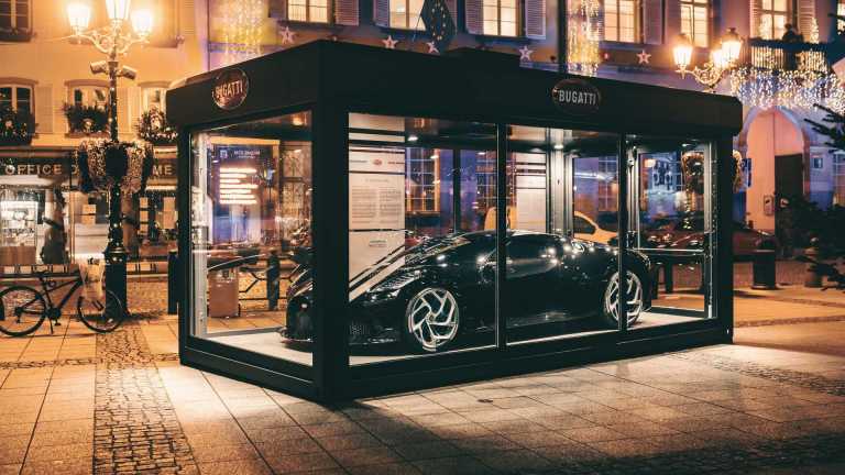Bugatti: Ο ακριβότερος χριστουγεννιάτικος στολισμός στον κόσμο [pics]